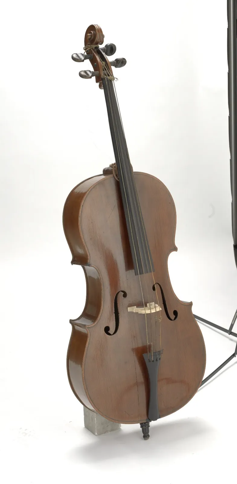 Veselov violončelo