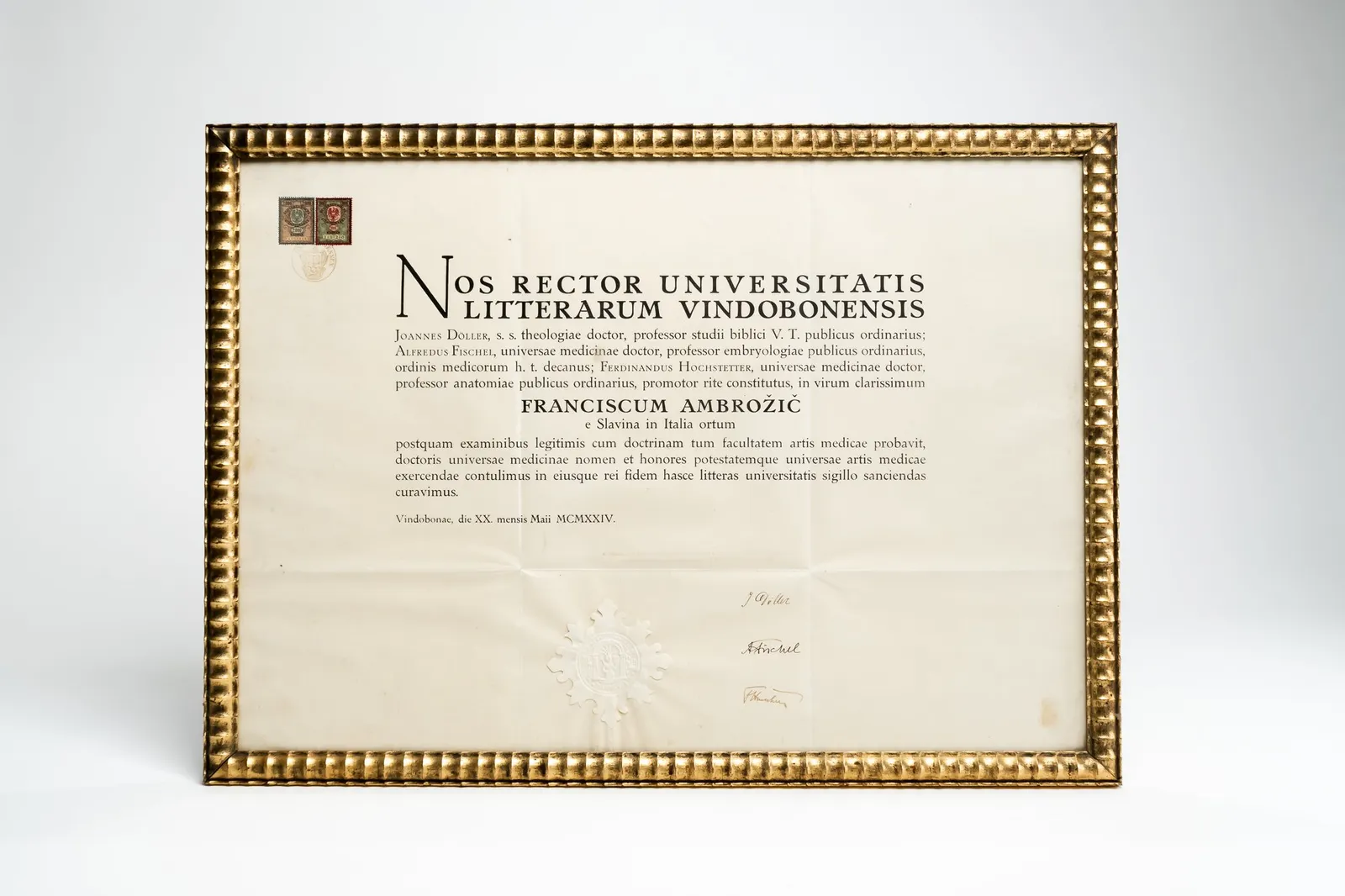 Uokvirjena zdravstvena diploma doktorja Franca Ambrožiča