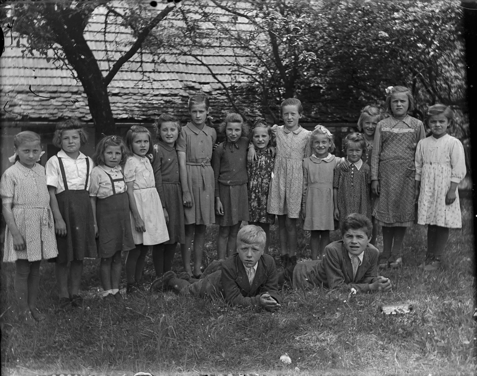 Skupinska fotografija otrok